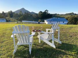 Sunshine Coast Hinterland Farm Stay, hotel in Cooroy