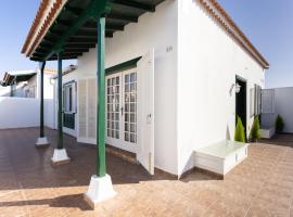 Live Abades Playa Chica & terrace, hotelli kohteessa Abades