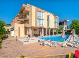 Aparthotel Royal Marina Beach, hôtel à Tchernomorets