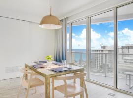 Luxury Well stocked SE Corner 2BR W Fort Lauderdale w Great Ocean Views, accessible hotel in Fort Lauderdale
