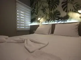 Alyvia Rooms