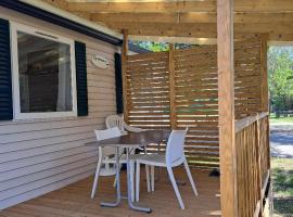 Mobil Home Domaine des Iscles, hotel i La Roque-dʼAnthéron