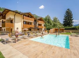 Residence Toli, ξενοδοχείο με πισίνα στο Ledro