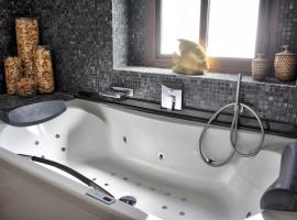 Home Apartments Jerez, hotel in Jerez de la Frontera