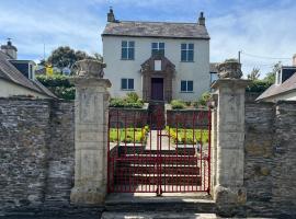 Alms Houses, vacation home in Kinsale