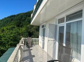 Villa-Home with stunning views, cottage in Kvariati