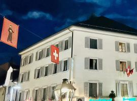 Hotel Stadthof Glarus, hotel near Aeugstenbahn, Glarus