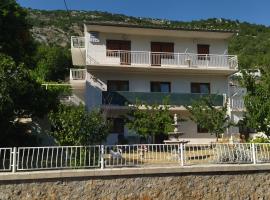 Apartman Nata, hotel con parking en Senj