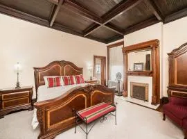 One of These Nights - King Sized Bed - Sleeps 2