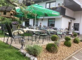 Apartments & Rooms Preseren – hotel w Bledzie