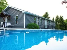 Maple Retreat with Big Pool