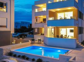 Pool Apartments Banta B