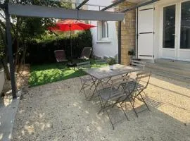 La perle de provence, appartement neuf en rez de Jardin clos, au calme, clim, salle d'eau dans chaque chambre, à 900m du centre de Nyons