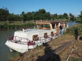 Peniche BROCOR hébergement avec participation a la navigation sur le Canal du Midi, båt i Béziers