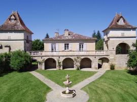 Domaine de Monplaisir, hotel con piscina a Caylus