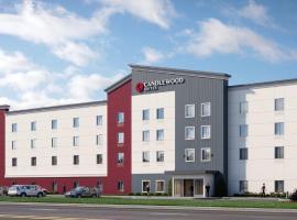 Candlewood Suites McPherson, an IHG Hotel, hotel di McPherson