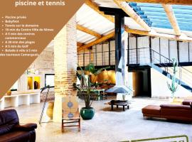 Magnifique Loft - Piscine - Tennis - Babyfoot, cottage à Nîmes