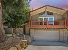 Four resorts within 20 minutes from your door step!!, chalet in Cottonwood Heights