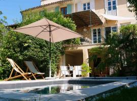 Villa Barri, maison étoilée en Drôme provençale – hotel w mieście Nyons