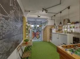Travel & Live Porto Hostel