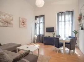 Magnolia apartment