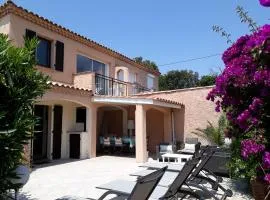 Villa in Sainte-Maxime near La Nartelle Beach