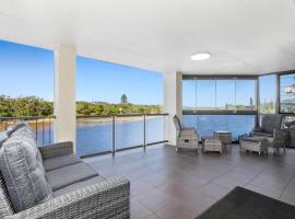 Sunset Waters Creekfront Apartment, apartment in Kingscliff