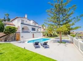 Cubo's Beach Front Villa Benalmadena