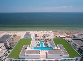 The Queen Infinity Beach Pool&Spa Mamaia Nord, spa hotel in Mamaia Nord