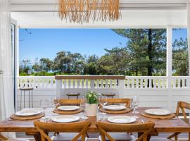 Oceanfront Beach House On Marine Parade, pet-friendly hotel in Kingscliff