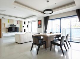 M Estate Private Residence 3BR, Heart of Bangkok, hotel Bangkokban