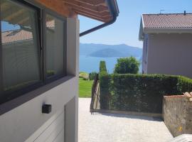 Luminoso appartamento vista lago