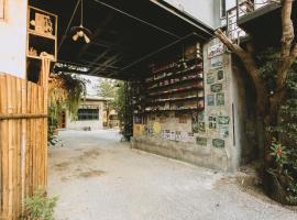 99/9 Box Resort, hotel em Ban Hua Saphan