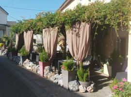 L' Auberge Campagnarde, Lourdes, hotel en Poueyferré