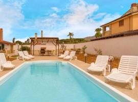 RESORT Valle del Re, hôtel avec piscine à Partinico