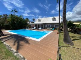 Villa Laurier Rose avec piscine proche lagon de La Saline, pet-friendly hotel in La Saline les Bains