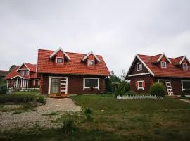 Duży dom i domki z bala Mikołajki - Całoroczne