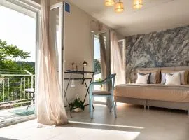 Yukka ComFor city center Hvar apartment with parking