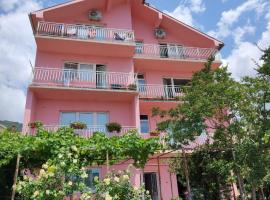 Jovanovic Apartment, nhà nghỉ dưỡng gần biển ở Tivat