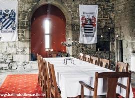 Ballindooley Castle, cottage in Galway