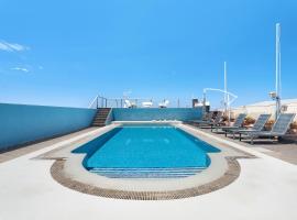 La Calabacera Casa Roja con piscina By Paramount Holidays, hotel with pools in Guía de Isora