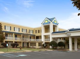 Days Inn by Wyndham Chattanooga/Hamilton Place, мотель в Чаттануге