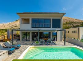 Ferienwohnung mit beheiztem Pool in Villa Gracia, hotel in Stara Baška