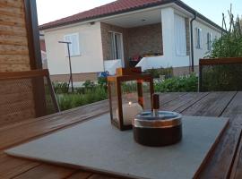 Holiday Home Lucia, מלון ליד מפלי קרקה, לוזובאק