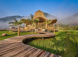 ภูคานาน่าน รีสอร์ท phukananan, hotel com banheiras de hidromassagem em Ban Khun Nam Nan