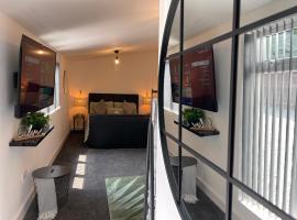 Cute+Cozy Guesthouse for 2 +secure offroad parking, hotel en Fallings Park