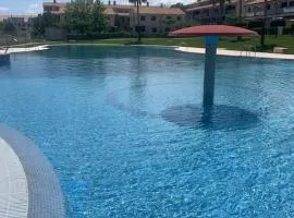 Apartamento familiar con gran piscina