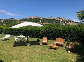 Luisa Country House - Pace e Tranquillità tra le colline marchigiane, holiday home in Civitanova Marche
