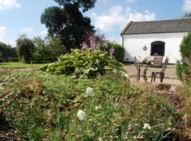 Central Scotland Country Side With Outdoor Bbq Hut, kjæledyrvennlig hotell i Strathaven