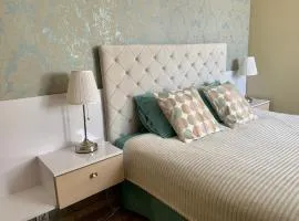 Cozy Independent guest apartment, free parking